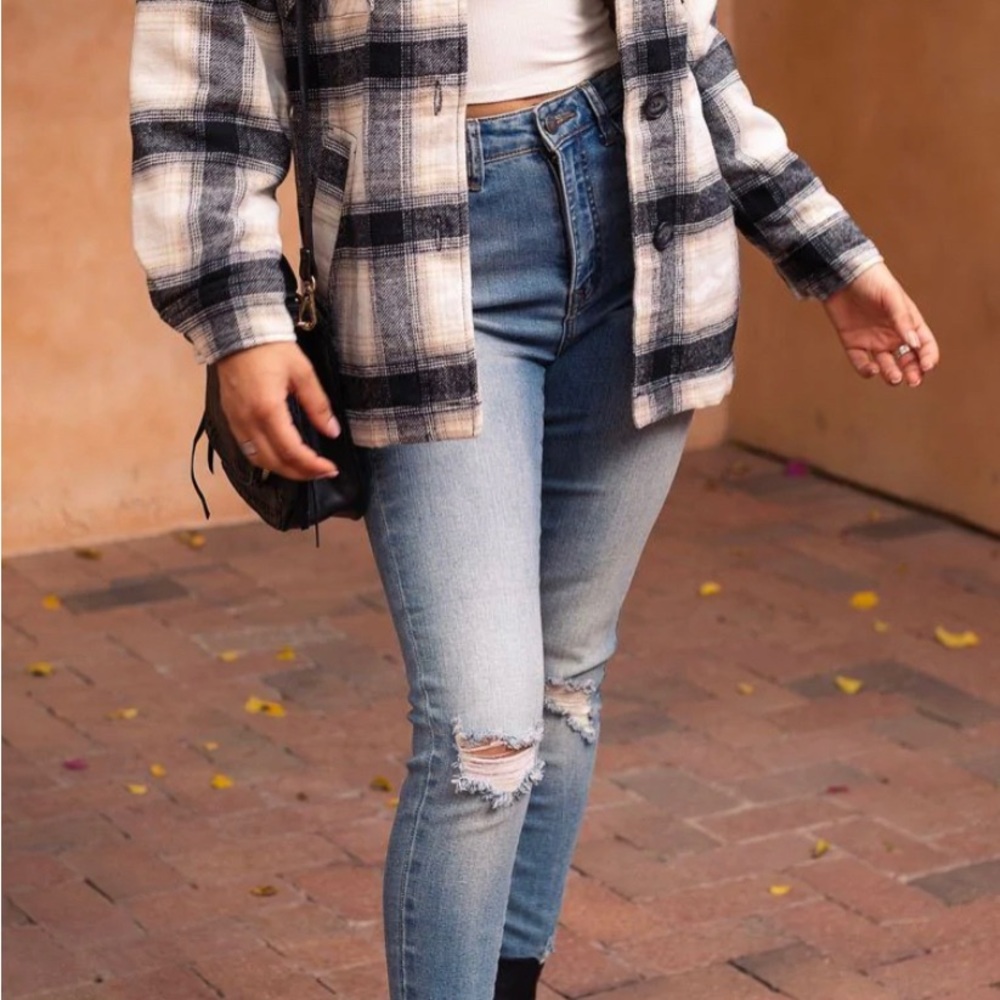 Plaid jacket (Shacket) black and white plaid size XL ( 10/12 ) - Picture 2 of 4